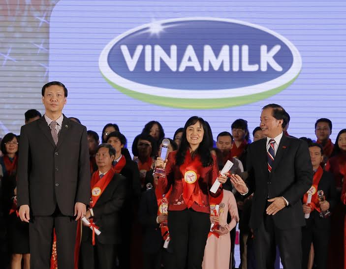 [-]Vinamilk[-]tiếp[-]tục[-]được[-]bình[-]chọn[-]Thương[-]hiệu[-]mạnh[-]của[-]Việt[-]Nam[-]năm[-]2015